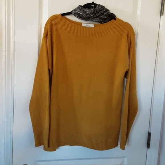 Gold Knit Hampshire Studio Sweater with‎ Boatneck neckline - Picture 1 of 6